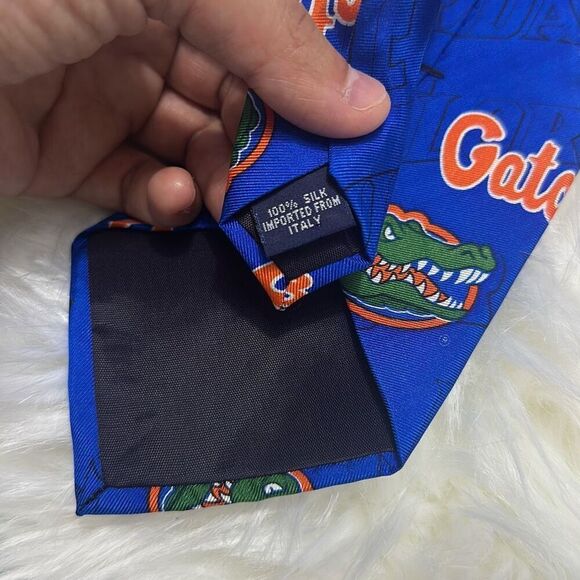 Campus Classics Florida Gators 100% Silk Tie - Picture 7 of 7